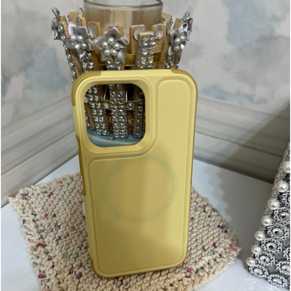 Magnetic iPhone 13 Pro Case